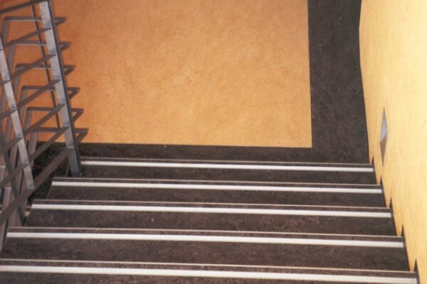 schody marmoleum SPORT
